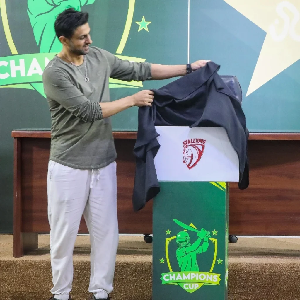 shaoib mali revealing the logo